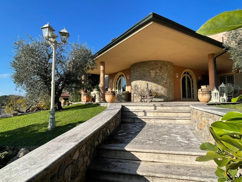 Villa in Vendita a San Miniato, 1'200'000€, 635 m², con Box