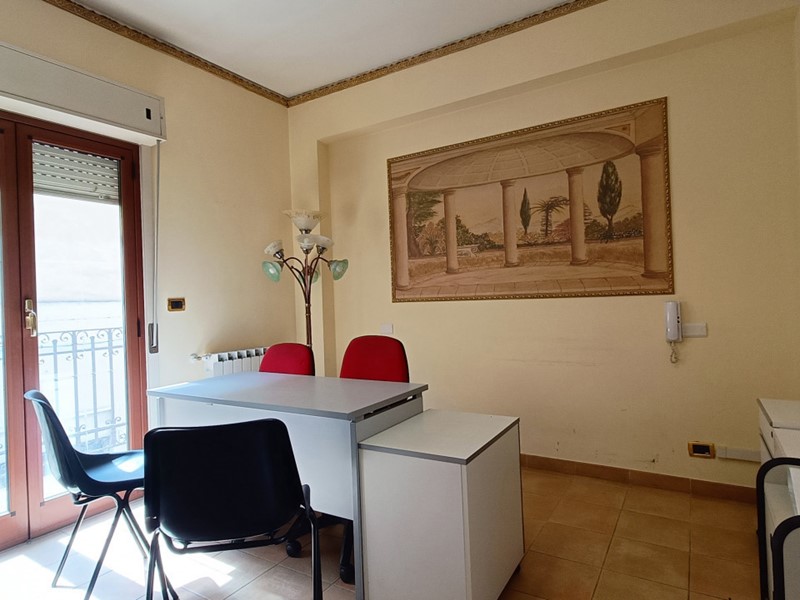 Ufficio in Vendita a Barcellona Pozzo di Gotto, 198'000€, 250 m²