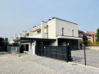Trilocale in Vendita a Mariano Comense, 279'000€, 100 m²