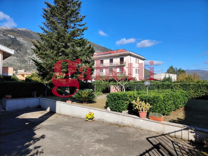 Villa bifamiliare in Vendita a Venafro, 239'000&euro;, 242 m²