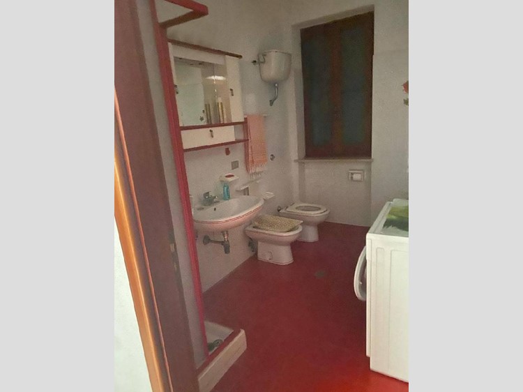 Quadrilocale in Vendita a Sellia Marina, 100'000€, 135 m²