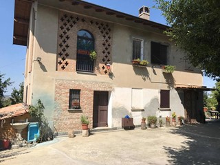 Casale in Vendita a Corvino San Quirico, 248'000€, 150 m²
