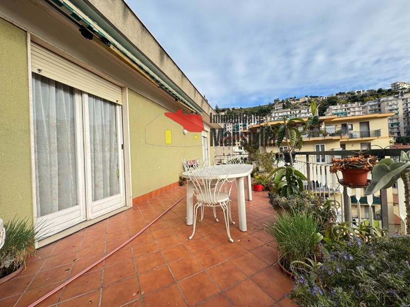 Quadrilocale in Vendita a Sanremo, 395'000€, 123 m², con Box
