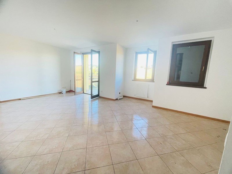 Appartamento in Vendita a Monte Roberto, 124'000€, 120 m²