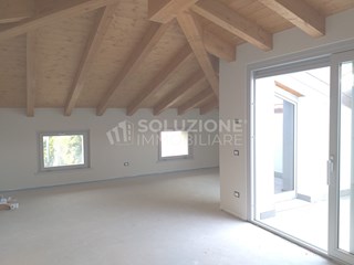 Quadrilocale in Vendita a Ranica, 317'000€, 115 m²