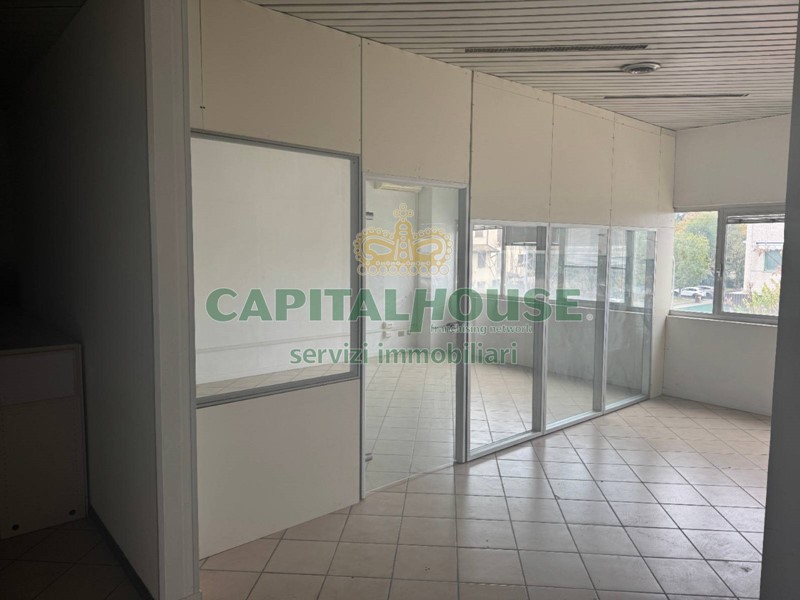 Ufficio in Affitto a Bologna, zona Massarenti, 300€, 22 m²