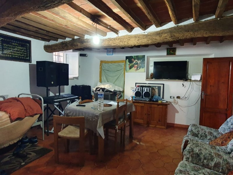 Casa Indipendente in Vendita a Capannori, zona Santa Margherita, 170'000€, 240 m², arredato