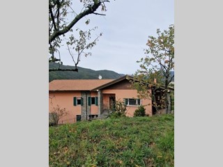 Villa in Vendita a Fivizzano, 290'000€, 260 m², con Box