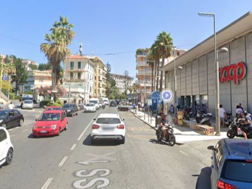 Trilocale in Vendita a Sanremo, 225'000€, 65 m², arredato