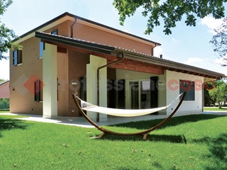 Villa in Vendita a Avezzano, 900 m²