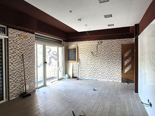 Negozio in Affitto a Napoli, 850€, 45 m²