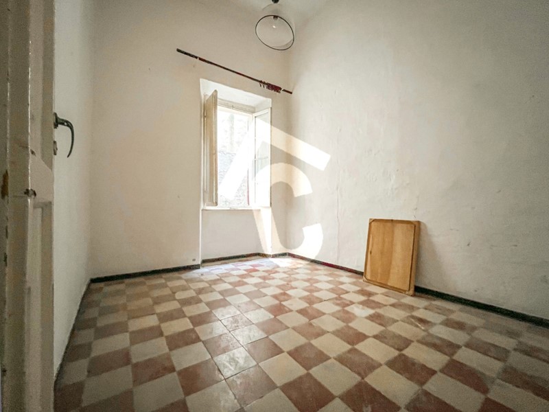 Appartamento in Vendita a Jesi, zona ZONA 1A, 62'000€, 88 m²