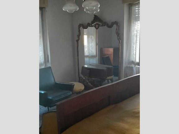 Casa Semi Indipendente in Vendita a Ziano Piacentino, 20'000€, 120 m²