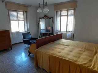 Casa Semi Indipendente in Vendita a Ziano Piacentino, 20'000€, 120 m²