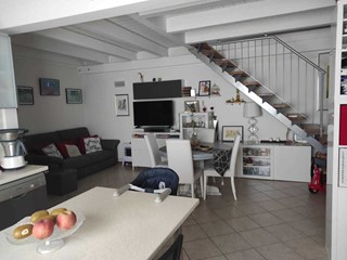 Trilocale in Vendita a Montescudo Monte Colombo, zona Trarivi, 185'000€, 75 m²