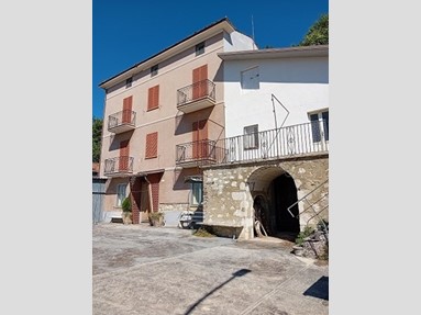 Casale in Vendita a Guardiagrele, zona Periferia, 95'000€, 230 m², con Box