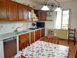 Casa Semi Indipendente in Affitto a Montignoso, zona Cervaiolo, 1'500€, 120 m², arredato