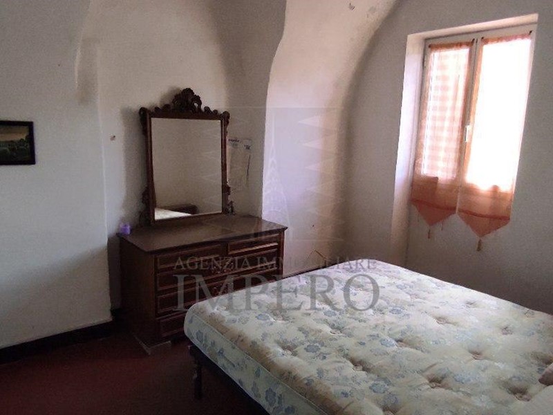 Appartamento in Vendita a Ventimiglia, zona Bevera, 129'000€, 121 m²