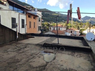 Appartamento in Vendita a Ventimiglia, zona Bevera, 129'000€, 121 m²