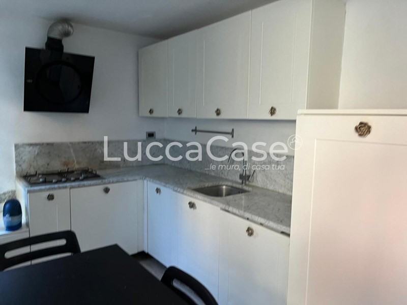 Casa Indipendente in Vendita a Lucca, zona Sant'Anna, 150'000€, 60 m²