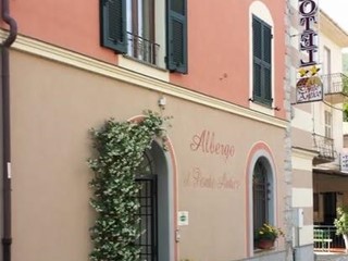 Appartamento in Vendita a Carrodano, 690'000€, 540 m², arredato