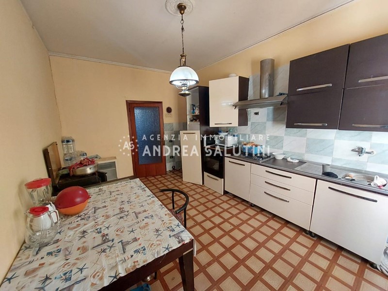 Appartamento in Vendita a Santa Croce sull'Arno, 125'000€, 130 m², arredato, con Box