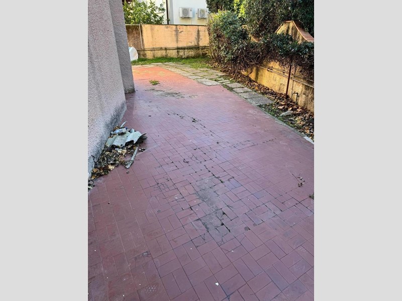 Villa bifamiliare in Vendita a Viareggio, 360'000€, 130 m²