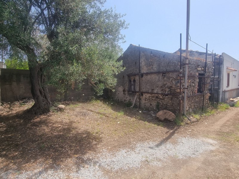 Magazzino in Vendita a Milazzo, 65'000€, 69 m²