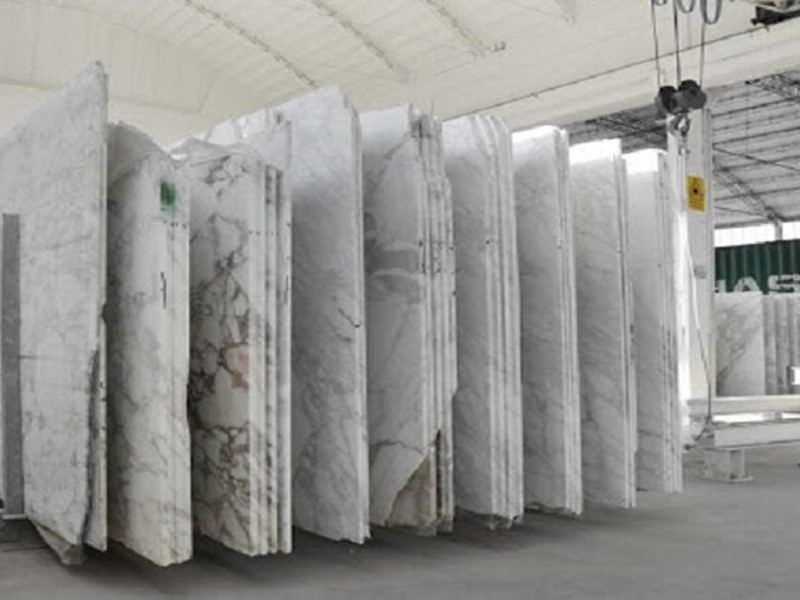 Capannone in Vendita a Massa, 3'000'000&euro;, 2000 m²