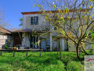 Casa Indipendente in Vendita a Giusvalla, 110'000€, 185 m², con Box