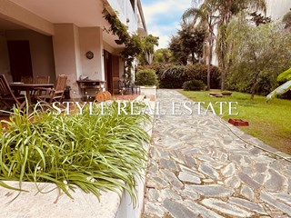 Appartamento in Vendita a Siracusa, zona Grotticelle, 425'000&euro;, 300 m²