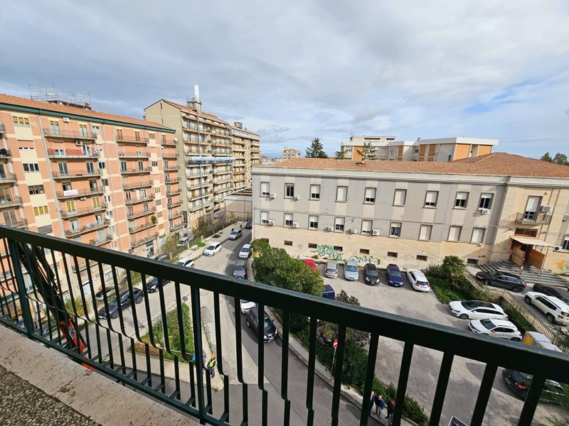 Appartamento in Vendita a Enna, zona Centro storico - zona marginale, 120'000€, 136 m²