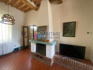 Villa in Vendita a Fauglia, 278'000€, 270 m², arredato, con Box