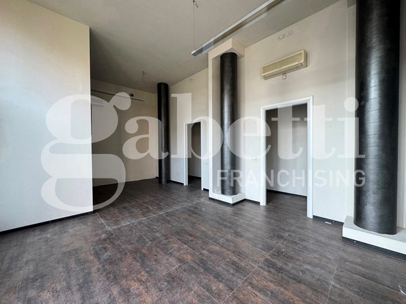 Ufficio in Vendita a Brescia, 335'000€, 232 m²