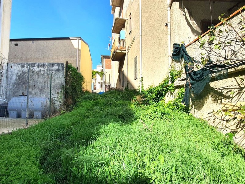 Terreno agricolo in Vendita a Godrano, 15'000€, 1228 m²