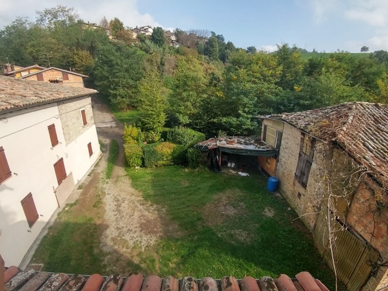 Casa Semi Indipendente in Vendita a Zocca, zona Montecorone, 50'000€, 130 m²