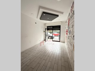 Immobile commerciale in Vendita a Roma, 39'000€, 30 m²