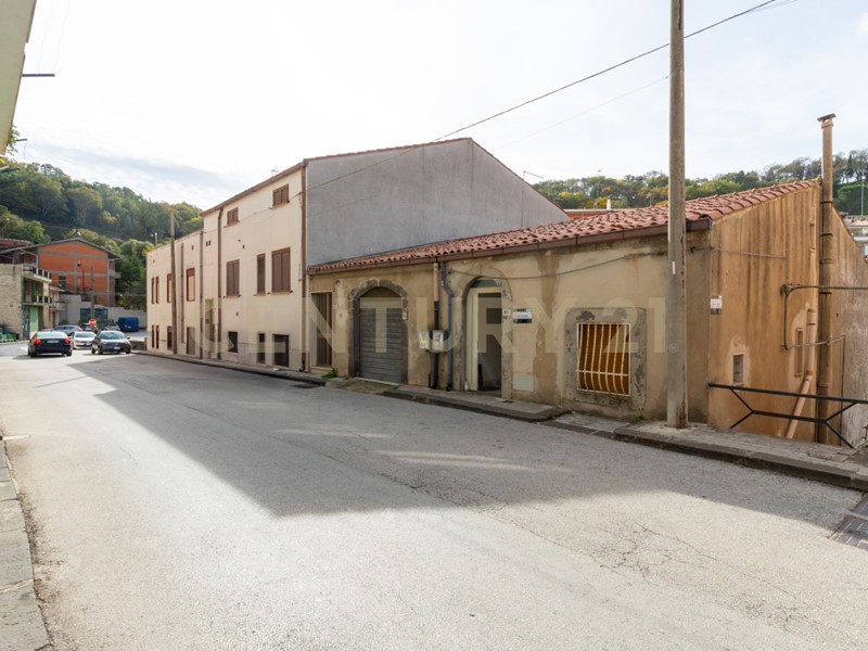 Appartamento in Vendita a Buccheri, 31'000€, 109 m²