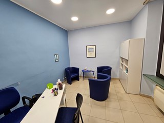 Ufficio in Vendita a Venaria Reale, 115'000€, 112 m²