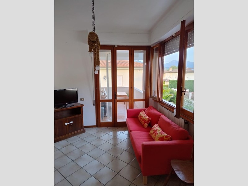 Villa bifamiliare in Vendita a Pietrasanta, zona Tonfano, 580'000€, 120 m², arredato