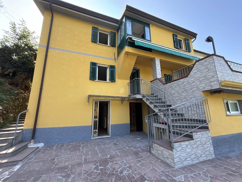 Villa bifamiliare in Vendita a Fosdinovo, zona Canepari, 148'000&euro;, 140 m², arredato