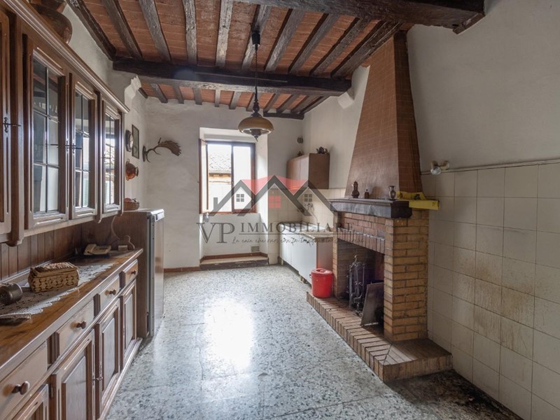 Quadrilocale in Vendita a Radicondoli, zona Belforte, 72'000€, 316 m², arredato, con Box