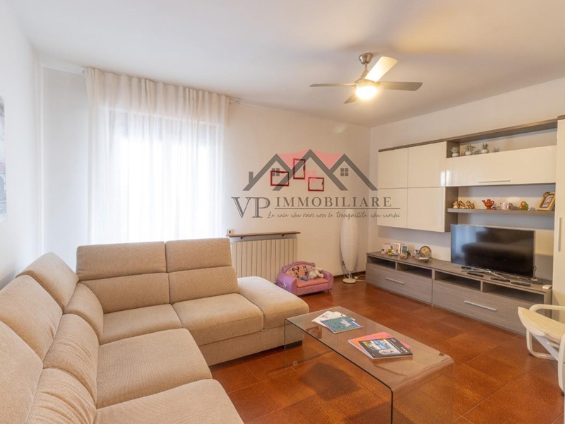 Quadrilocale in Vendita a Pomarance, 87'000€, 106 m², arredato, con Box