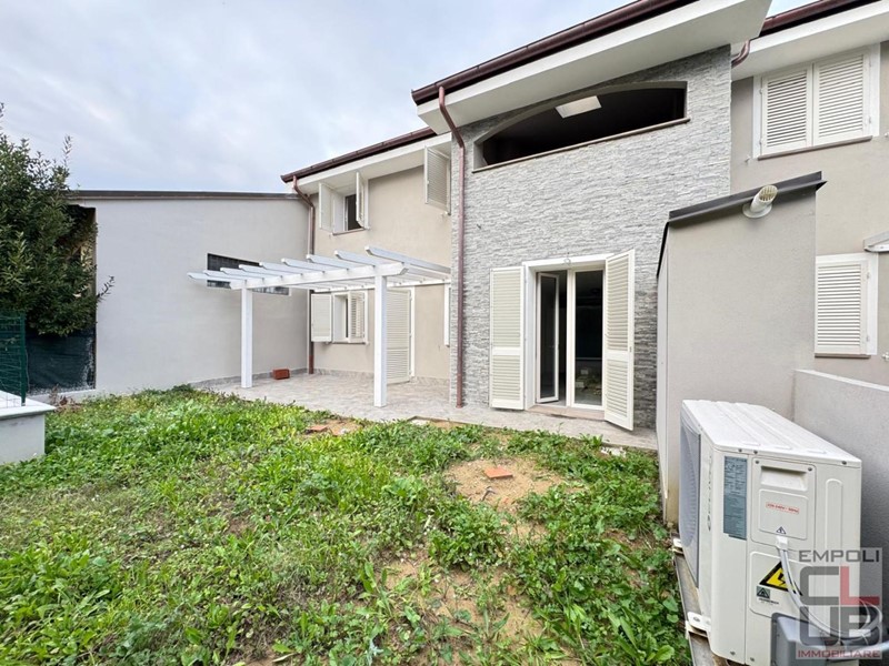 Villetta a schiera in Vendita a Fucecchio, 390'000€, 120 m², con Box