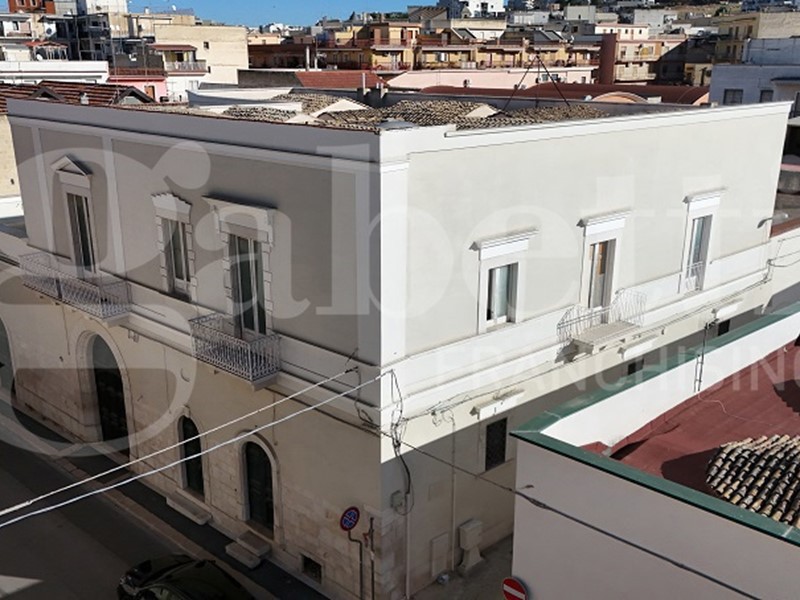 Casa Indipendente in Vendita a Canosa di Puglia, 1430 m²
