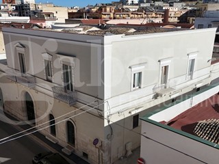 Casa Indipendente in Vendita a Canosa di Puglia, 1430 m²