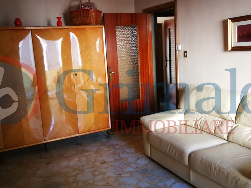 Trilocale in Vendita a Taranto, 89'000€, 100 m², arredato