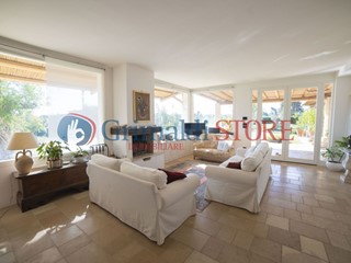 Casa Indipendente in Vendita a Monteroni di Lecce, 850'000€, 450 m²