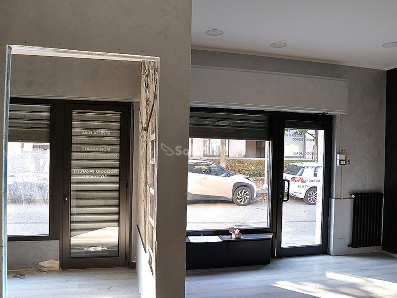 Capannone in Affitto a Settimo Torinese, zona Centrale, 600€, 88 m²