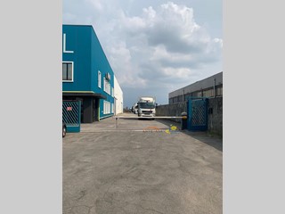 Capannone in Vendita a Parma, 4000 m²